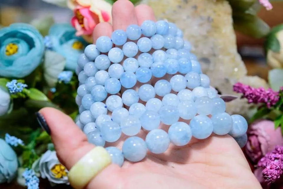 Chuỗi vòng tay phong thủy đá Aquamarine năng lượng tích cực
