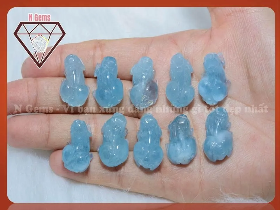 Mặt dây chuyền phong thủy Tỳ Hưu đá Aquamarine thu hút tài lộc