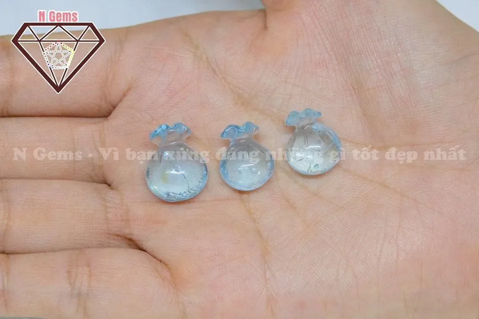 Mặt dây chuyền phong thủy Tỳ Hưu đá Aquamarine thu hút tài lộc