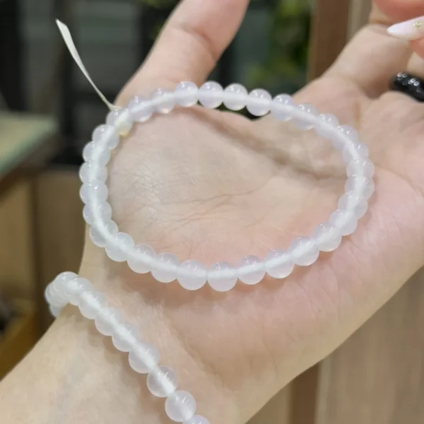 Chuỗi mã não trắng đeo tay Size hạt 6mm, 8mm và 10mm Chuỗi mã não trắng đeo tay Size hạt 6mm, 8mm và 10mm
