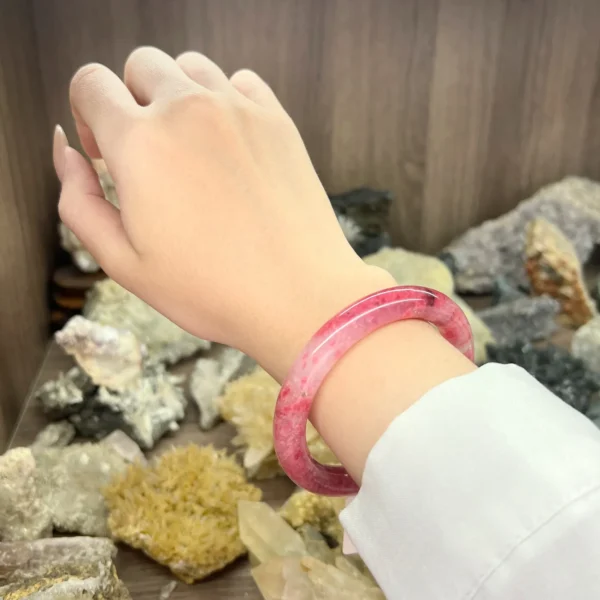 Vòng tay đá Tường Vi