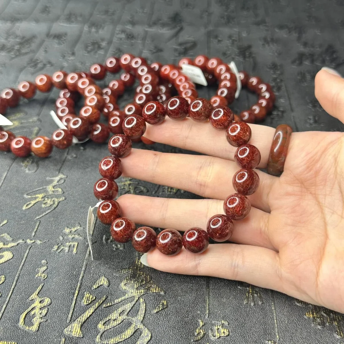 Chuỗi Thạch Anh Tóc Đỏ đa dạng size hạt Chuỗi Thạch Anh Tóc Đỏ đa dạng size hạt