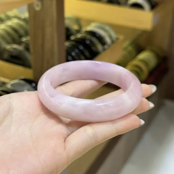 Vòng tay đá Kunzite