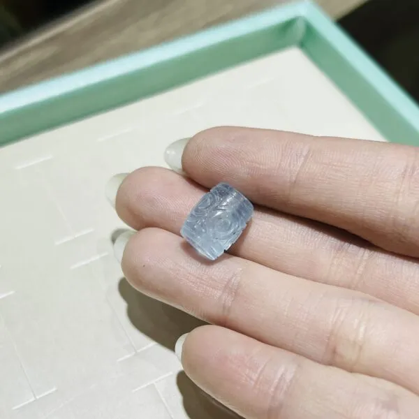 Lu thống Aquamarine chạm