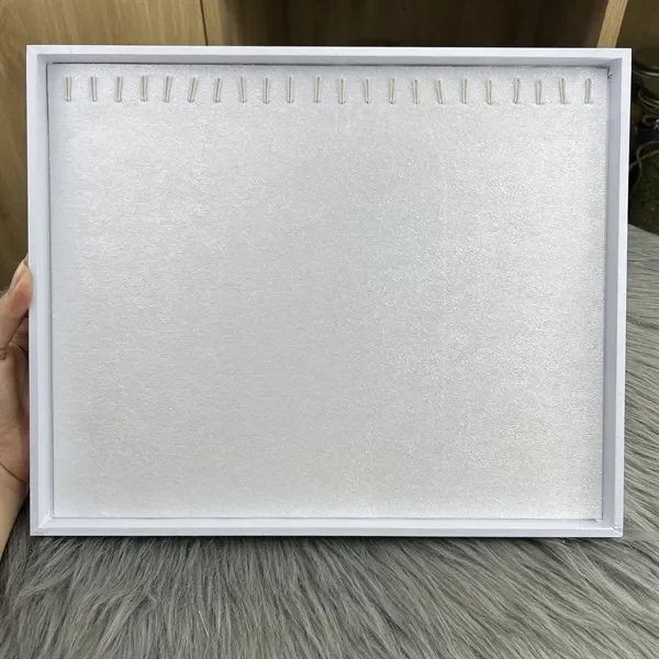 Khay nhung dây chuyền (thường) Trắng