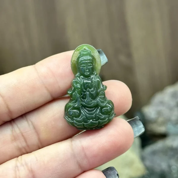 Mặt Quan Âm Ngọc Bích