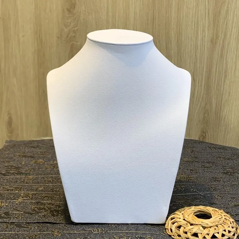Cổ da trưng bày trang sức, dây chuyền, vòng đeo cổ cao 20cm (đỏ) Cổ da trưng bày trang sức, dây chuyền, vòng đeo cổ cao 20cm (đỏ)