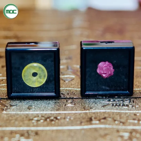 Hộp đựng đá quý cao cấp màu trắng màu đen size 4cm – Combo 20 hộp