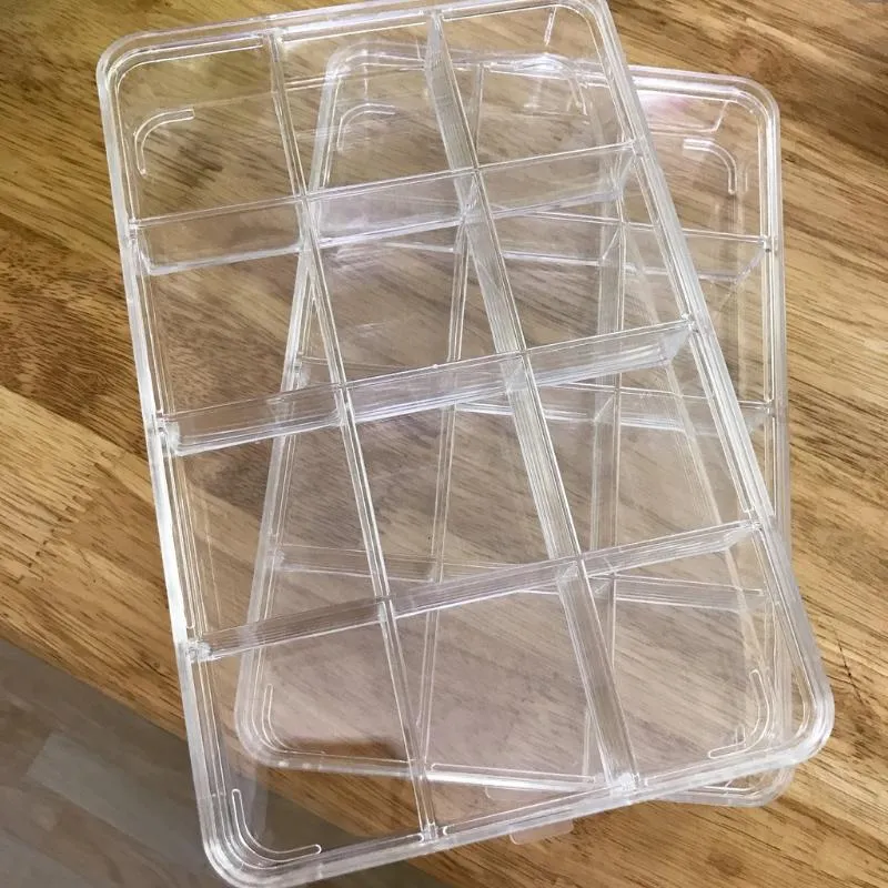 Khay Mica 12 ô đựng phụ kiện, đựng hạt xỏ size 22,5x14,5x3cm Khay Mica 12 ô đựng phụ kiện, đựng hạt xỏ size 22,5×14,5x3cm