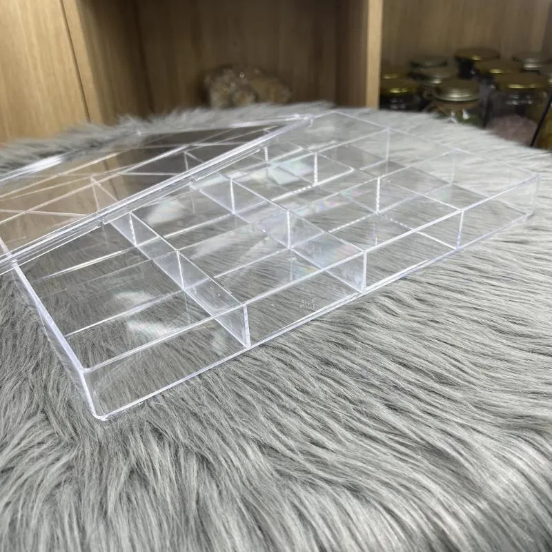 Khay Mica 12 ô đựng phụ kiện, đựng hạt xỏ size 22,5x14,5x3cm Khay Mica 12 ô đựng phụ kiện, đựng hạt xỏ size 22,5×14,5x3cm