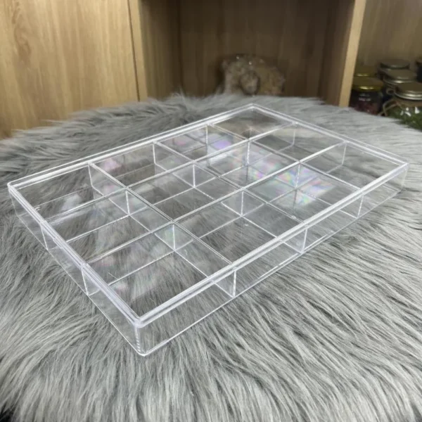 Khay Mica 12 ô đựng phụ kiện, đựng hạt xỏ size 22,5x14,5x3cm Khay Mica 12 ô đựng phụ kiện, đựng hạt xỏ size 22,5×14,5x3cm