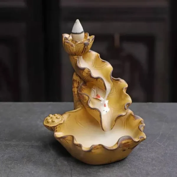 Thác Khói Xong Dùng Để Đốt Trầm Hương – Trưng Bày Dịp Tết