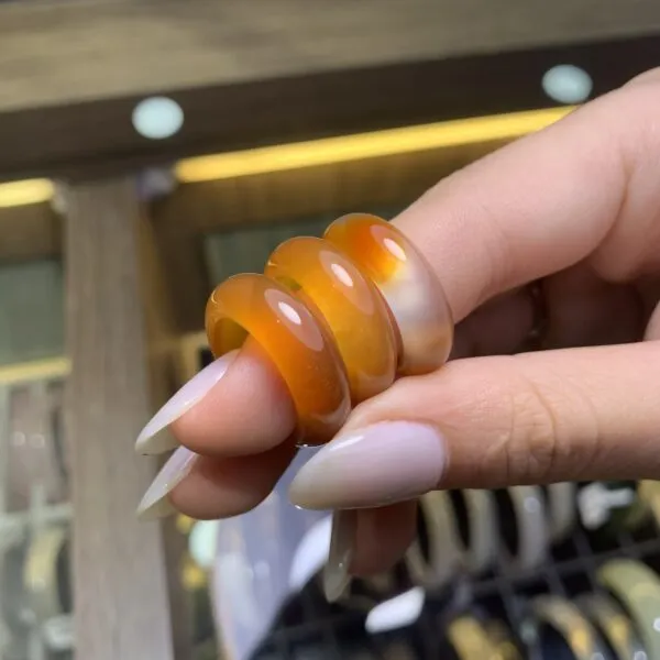 Nhẫn mã não vàng