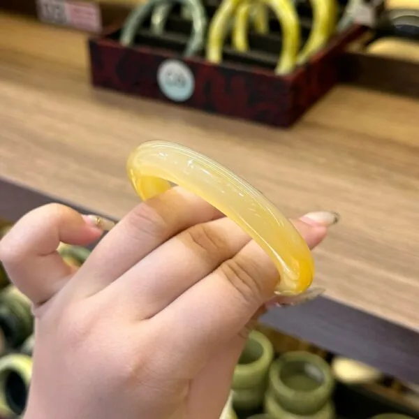 Vòng Mã Não Vàng