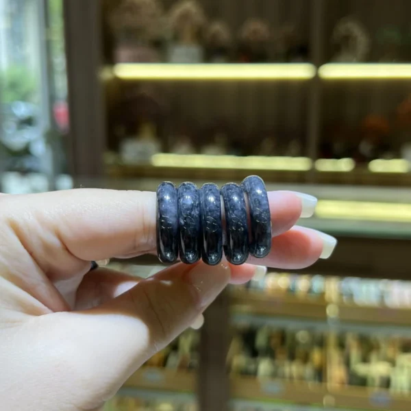Nhẫn Cẩm Thạch Gà Đen - bản hẹ