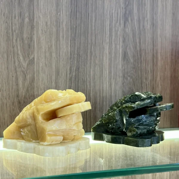 Tượng Đá Thiềm Thừ